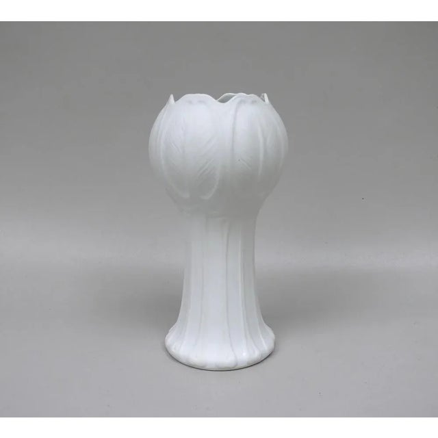 An elegant vase with style elements of the Art Nouveau, designed by Hans Eachtziger for Hutschenreuther Germany, made in...