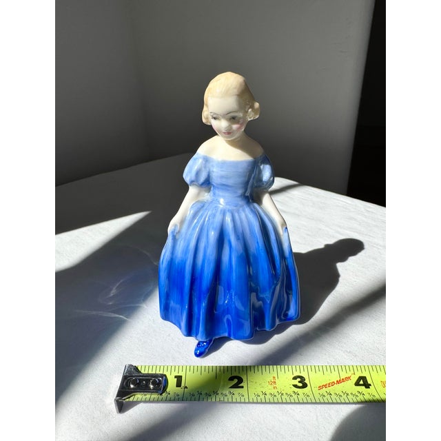 Antique Royal Doulton Figurine ~ “Marie” ~ Hn 1370 For Sale - Image 10 of 12
