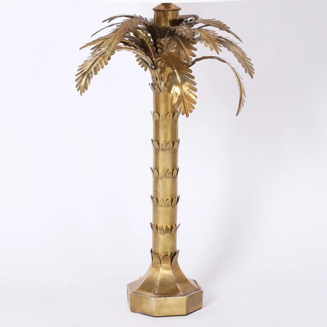Chic Mid Century Italian table lamp handcrafted in brass in a stylized palm tree form.