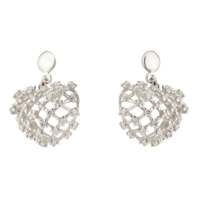 Natural Diamond Earring with 0.70 Carat Diamond in 18k Gold For Sale