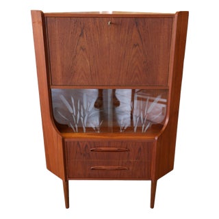 Danish Corner Cabinet in Teak with Bar Cabinet and Glass Doors by Gunni Omann for Omann Jun, 1960 For Sale