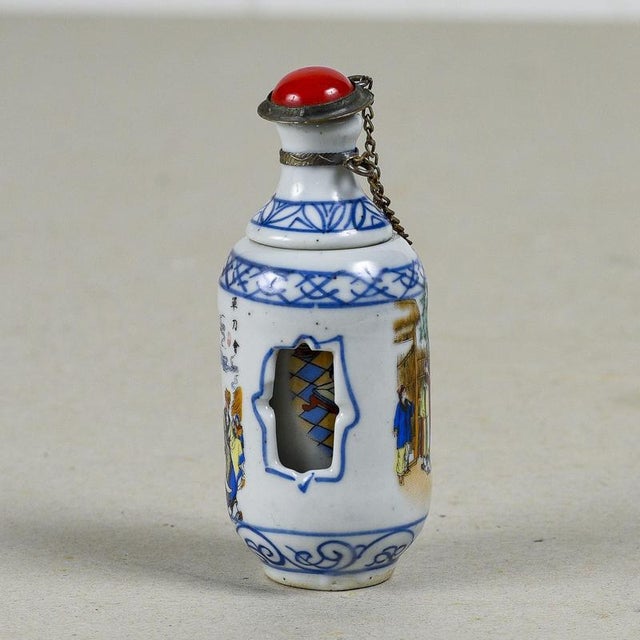 Snuffbox in Chinese Porcelain For Sale - Image 4 of 9