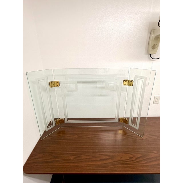 1970s Vintage Art Deco Etched Glass Fireplace Screen With Brass Hardware For Sale - Image 5 of 12