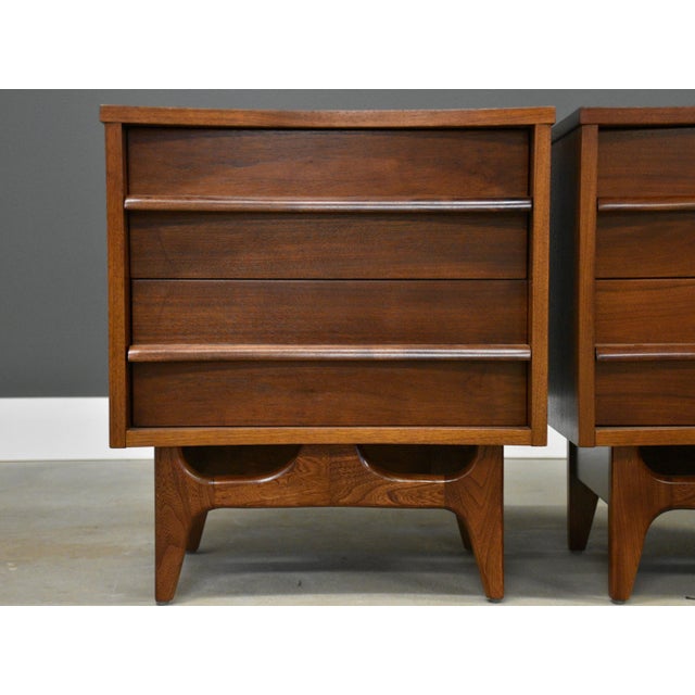 Walnut Mid Century Nightstands by Young Manufacturing - A Pair For Sale - Image 11 of 11