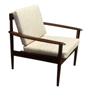 Mid Century Modern Walnut Lounge Chair