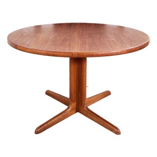 Danish MCM Ex.+ Teak Wood Grain Dining Table by Dyrlund Denmark 1960s, Mod. 9276 For Sale