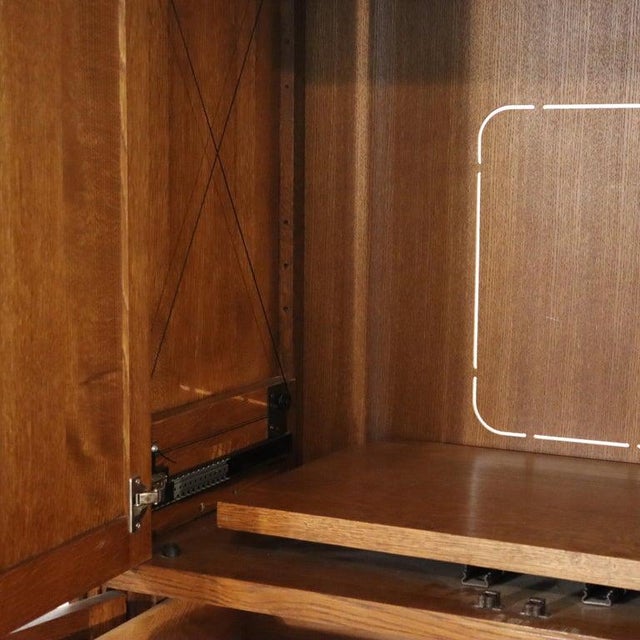 Early 20th Century Vintage Stickley Arts & Crafts Oak & Hammered Copper Entertainment Cabinet For Sale - Image 5 of 15