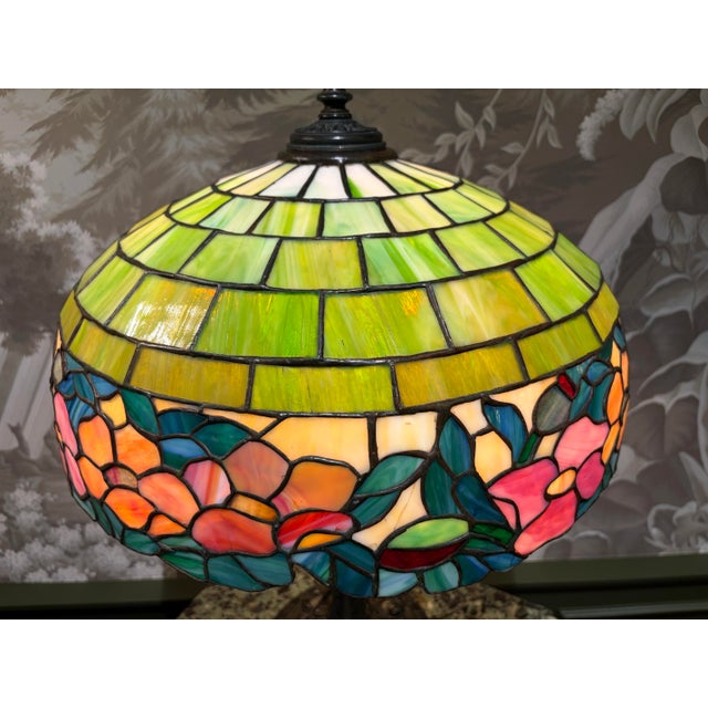 1910s Art Nouveau Wilkinson Co. Floral Stained Glass Table Lamp For Sale - Image 10 of 11