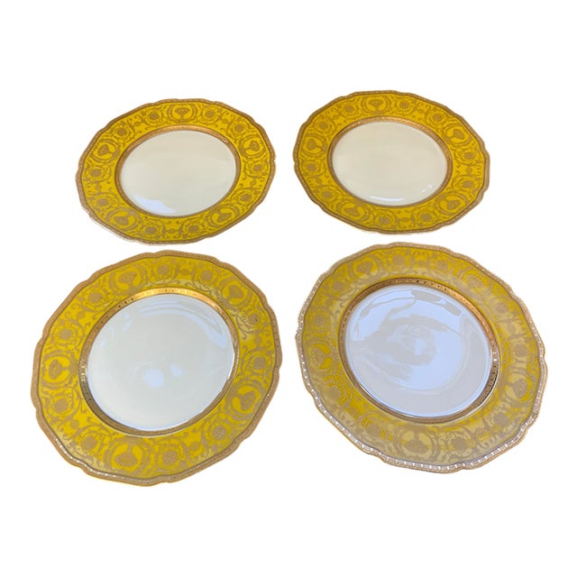 20th Century Black Knight Yellow/Gilt Plates Set of Four For Sale