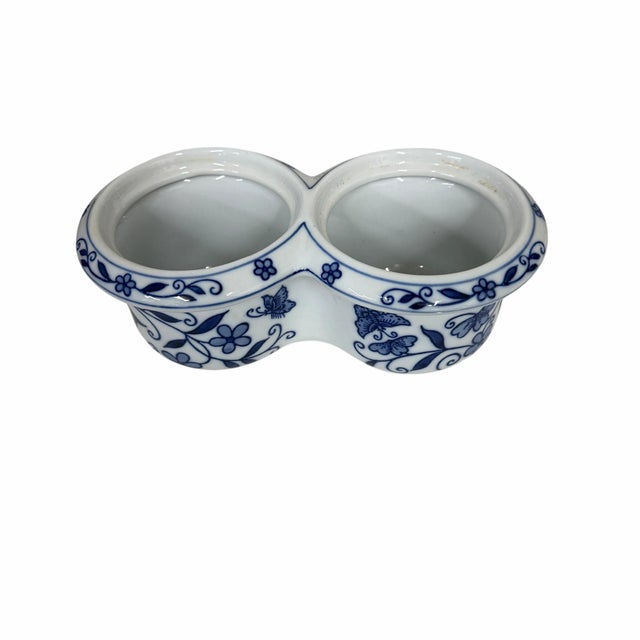 French Country Vintage 1990s Blue and White Double Planter For Sale - Image 3 of 7