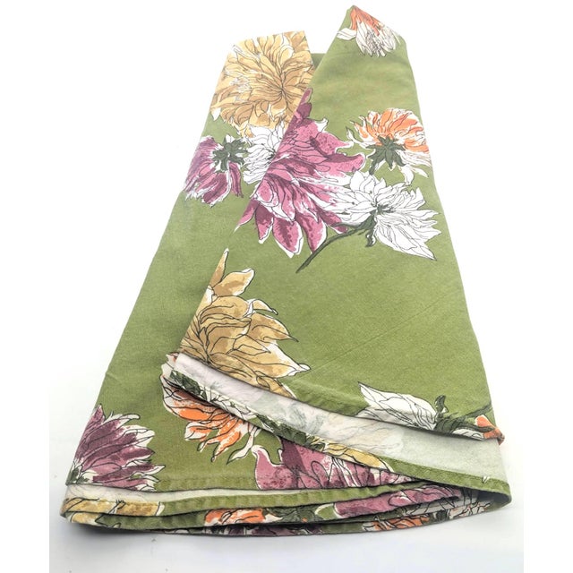 Vera Neumann 1970s Vintage Vera Neumann Chrysanthemum Round Tablecloth For Sale - Image 4 of 8