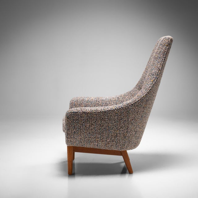 A beautiful lounge chair designed by Folke Jansson for Wincrantz in Skövde, Sweden, during the 1960s. Characterised by its...