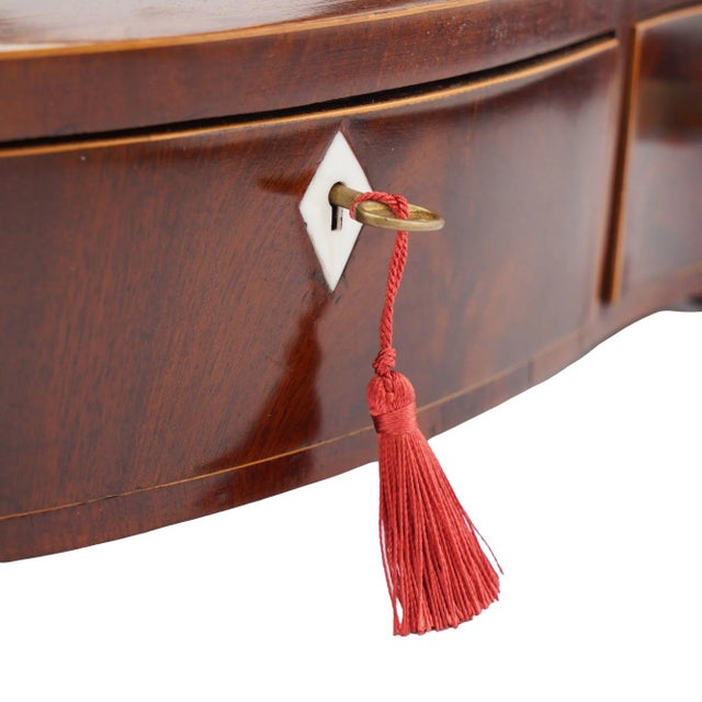 George lIl Mahogany Swinger Shield Dressing Mirror on a Serpentine Box Stand, 1790 For Sale - Image 11 of 12