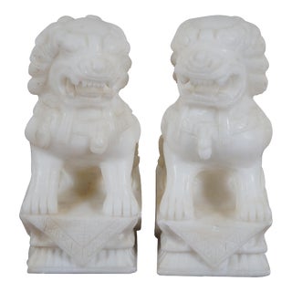 Vintage Carved White Marble Fu Foo Dogs Guardian Temple Lion Statue Bookends- Set of 2 For Sale