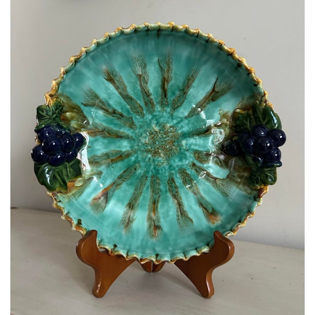 Antique 1950’s St Peter Graz Austrian Majolica Blue Pie Dish With Grapes For Sale In Philadelphia - Image 6 of 7