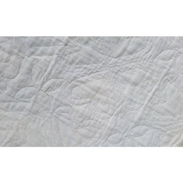 19thc Red & Green Double Hearts Applique Quilt W/ Swag Border For Sale - Image 11 of 11