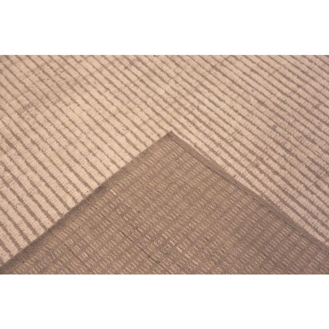 Elegant Trendy Minimalist Modern Contemporary Area Rug, Country of Origin: Central Asia, Circa date: Modern Rugs