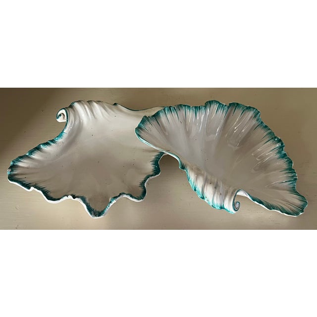 Antique 18th Century Wedgwood Creamware Feather Edge Sea Shell Dishes - A Pair For Sale In New York - Image 6 of 16