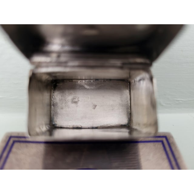 Metal Art Deco French Silver Scent Vinaigrette and Vanity Box, 1920s, Set of 2 For Sale - Image 7 of 8