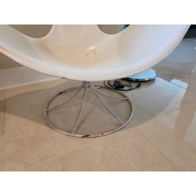 Midcentury White Tulip Chair Attributed to Erwin & Estelle Laverne For Sale In Orlando - Image 6 of 8