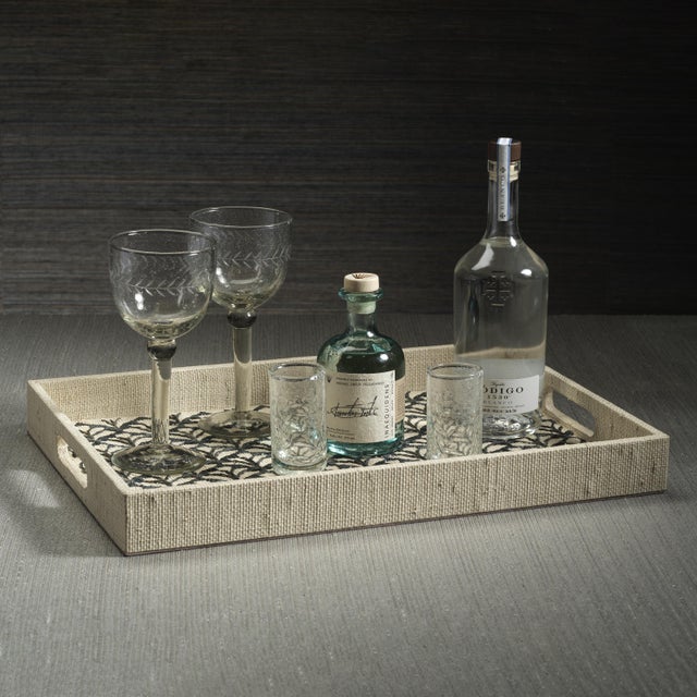 Boho Chic Canaria Petals Natural Fiber Raffia Serving Tray For Sale - Image 3 of 6