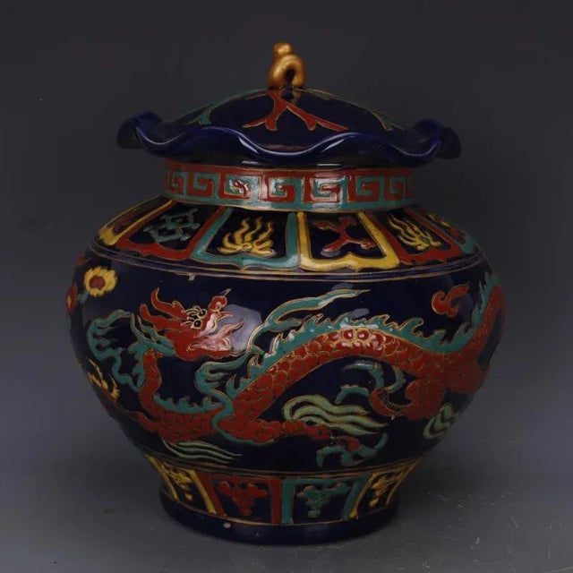 Chinese Vintage Ceramic Pot,Ming Dynasty Xuande Marked Blue Ground Famille Verte Porcelain Lid Jar Hand Painted Cloud and Dragon Pattern For Sale - Image 4 of 7