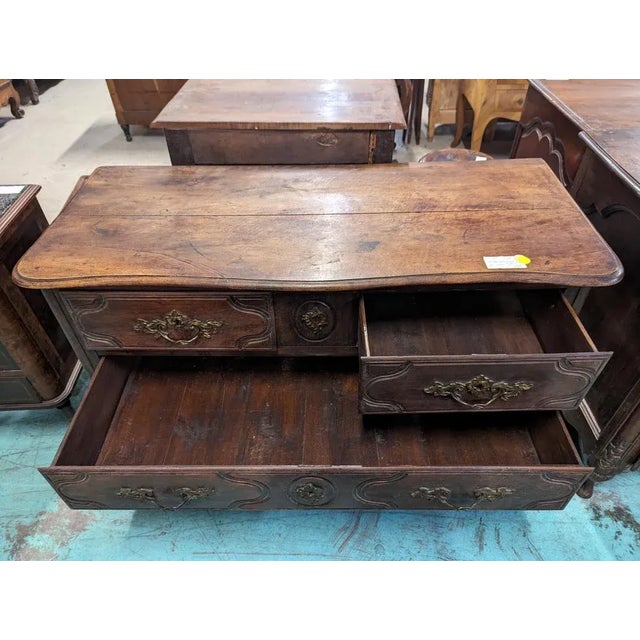 Louis XIV Chest of Drawers in Walnut For Sale - Image 5 of 9
