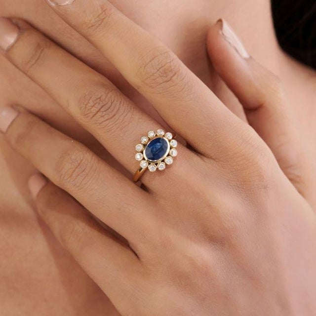 Navy Blue Modern 1.83ct Natural Sapphire Diamond Statement Ring in 14k Yellow Gold Size 4 For Sale - Image 8 of 17