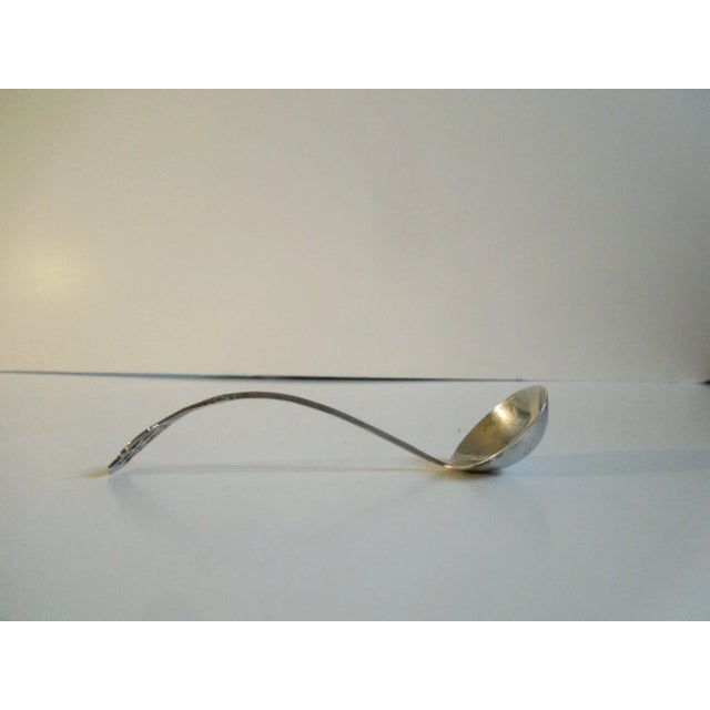 Lunt Silver Early 20th Century Lunt Sterling Silver 'Chippendale' 5" Pierced Handle Sauce Ladle - No Mono For Sale - Image 4 of 6