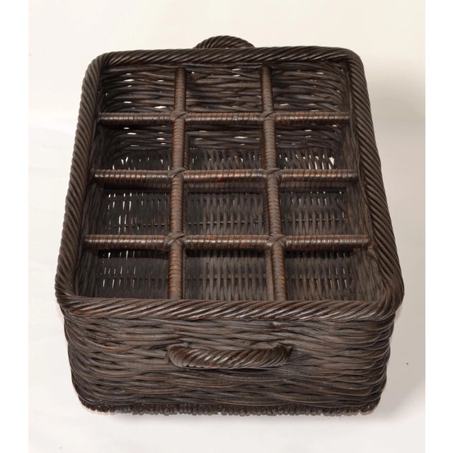 1970s Palm Beach Regency Bohemian 12-Bottle Wicker Cane Handmade Wine Tray Handle For Sale - Image 12 of 12