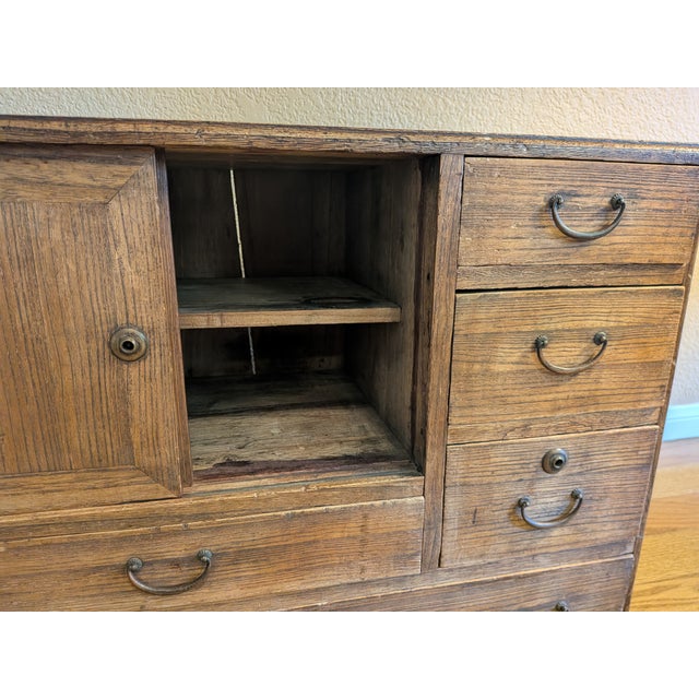 Antique Japanese Ko-Tansu Merchant Chest, Circa 1900–1920 For Sale In Los Angeles - Image 6 of 12