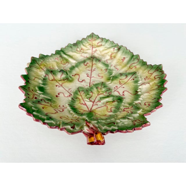 Faianças Belo Portugal Majolica Geranium Leaf Dishes, Set of 3 For Sale - Image 17 of 18