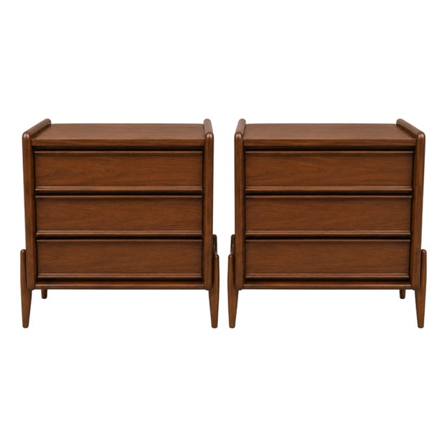 Mid Century Modern Walnut Nightstands. - Pair For Sale