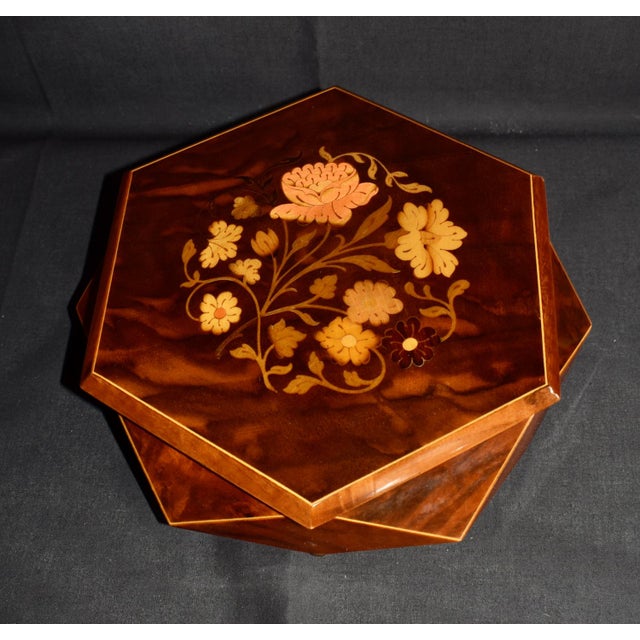 Wood Vintage Sorrento Italian Inlaid Wood Musical Jewelry Box Geometric Hexagonal For Sale - Image 7 of 14
