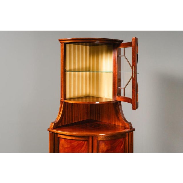 Late 20th Century English Corner Display Cabinet For Sale - Image 11 of 18