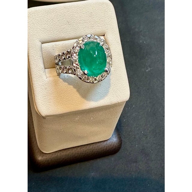 5 Carat Zambian Emerald Cabochon & Diamond Cocktail Ring 18 Karat White Gold For Sale - Image 11 of 18