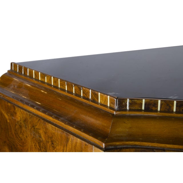 Early 20th Century Set of Art Déco Veneered Wood Commode and Pair of Side Nightstands Attributed to Mercier Frères, France For Sale - Image 9 of 11