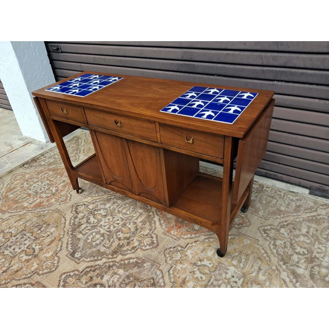 1970s Mid Century Modern Broyhill Brasilia Bar Cart Server. For Sale - Image 5 of 18