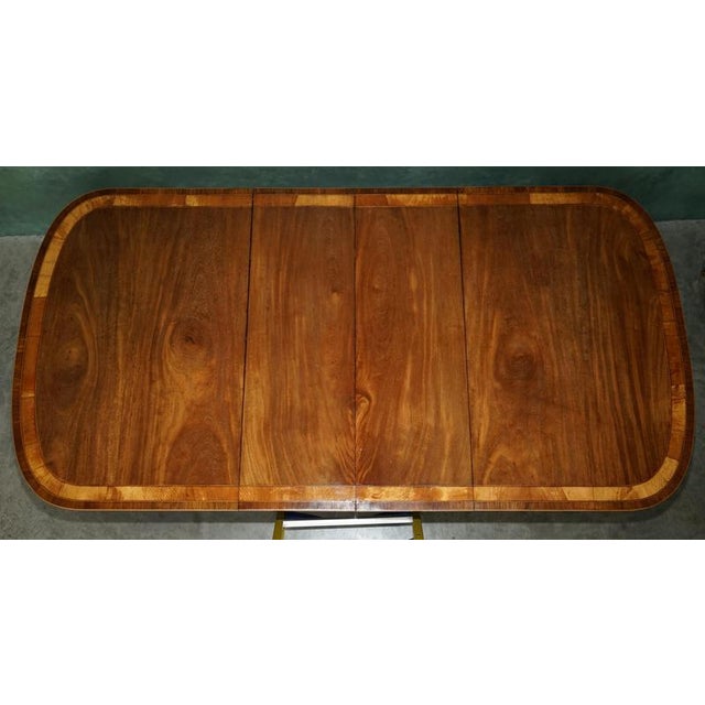 Wood Regency Crossbanded Extendable Pedestal Dining Table in Satinwood, 1820s For Sale - Image 7 of 18