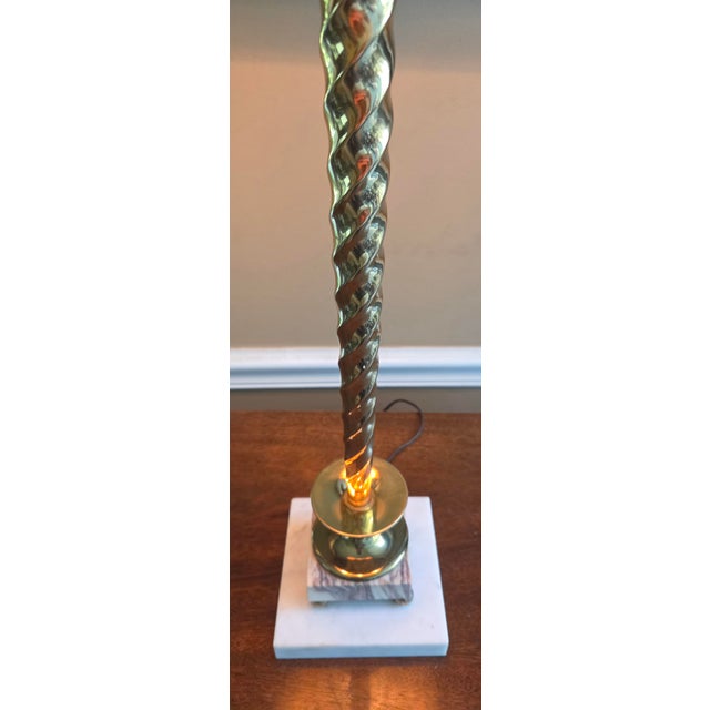 Hollywood Regency Vintage Twisted Brass and Marble Table Lamp For Sale - Image 3 of 10
