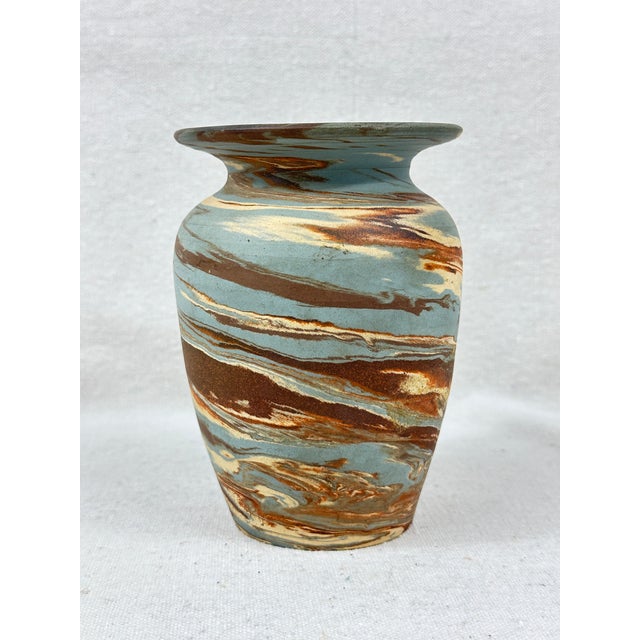 Vintage Niloak Mission Swirl Vase For Sale In New Orleans - Image 6 of 6