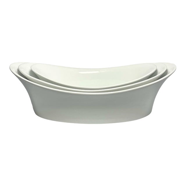 Contemporary Crate & Barrel White Porcelain Oval Oblong Boat Nesting Serving Bowls - 3 Pieces For Sale