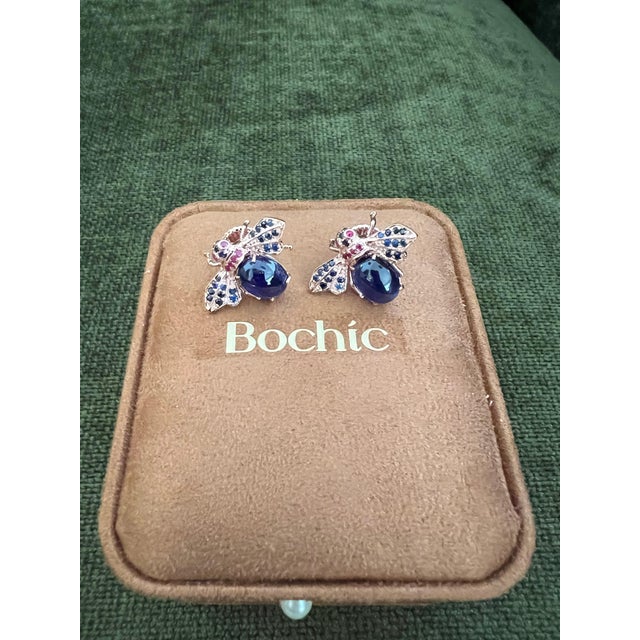 2020s Bochic “Orient” Blue Sapphire & Ruby Earrings Set In 18K Yellow Gold & Silver, 2 pieces For Sale - Image 5 of 10