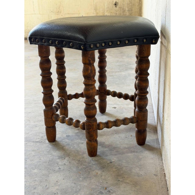 Black Leather Oak Ottoman With Nailhead Trim Spindle Legs Vintage Mid-Century Modern 1970s For Sale - Image 10 of 10