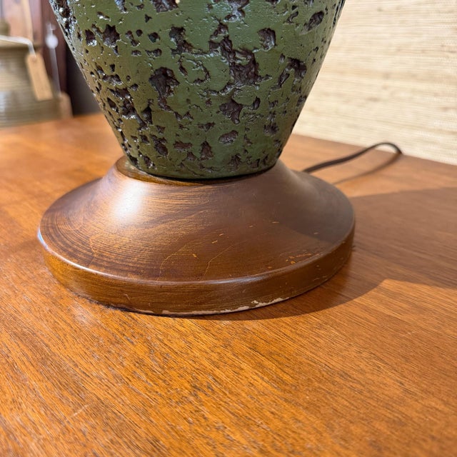 Mid 20th Century Pair of Mid Century Modern Walnut and Ceramic Cork-Style Table Lamps With Original Shades For Sale In Cleveland - Image 6 of 11