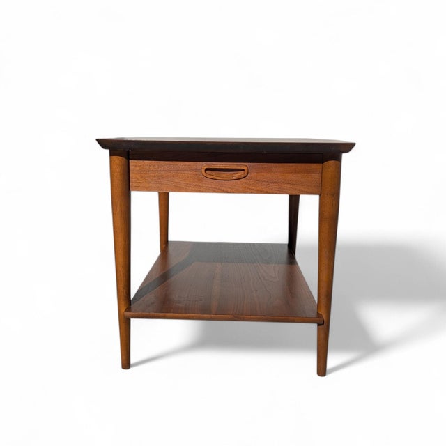 Lane Mid-Century Modern Walnut End Tables or Nightstands - A Pair, Oak For Sale In Los Angeles - Image 6 of 17