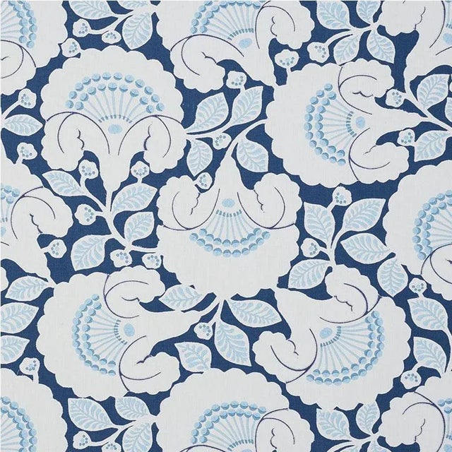 With a graphically silhouetted floral motif, this lush pattern has a contemporary Arts and Crafts feel. Hand-cut petals...
