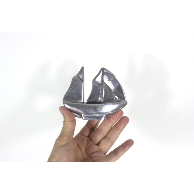Silver Mid Century Modern Hoselton Canada Aluminum Sailboat Sculpture, Modernist Signed 1084 For Sale - Image 8 of 8