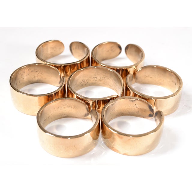 Mid-Century Modern Hammered Bronze Polished Round Napkin Rings- Set of 7 For Sale - Image 10 of 12