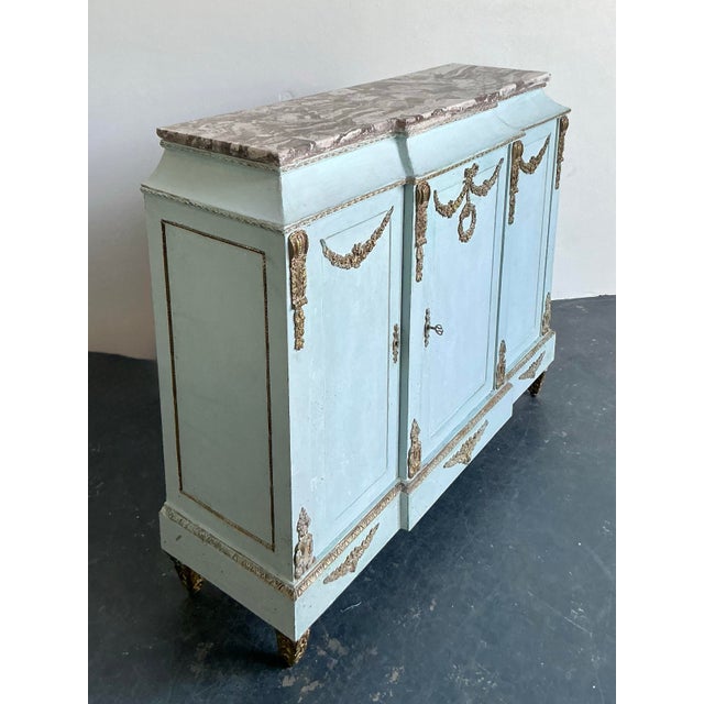 Late 20th Century Vintage Neoclassical Gilt Tipped Cabinet With Scagliola Top For Sale - Image 5 of 11